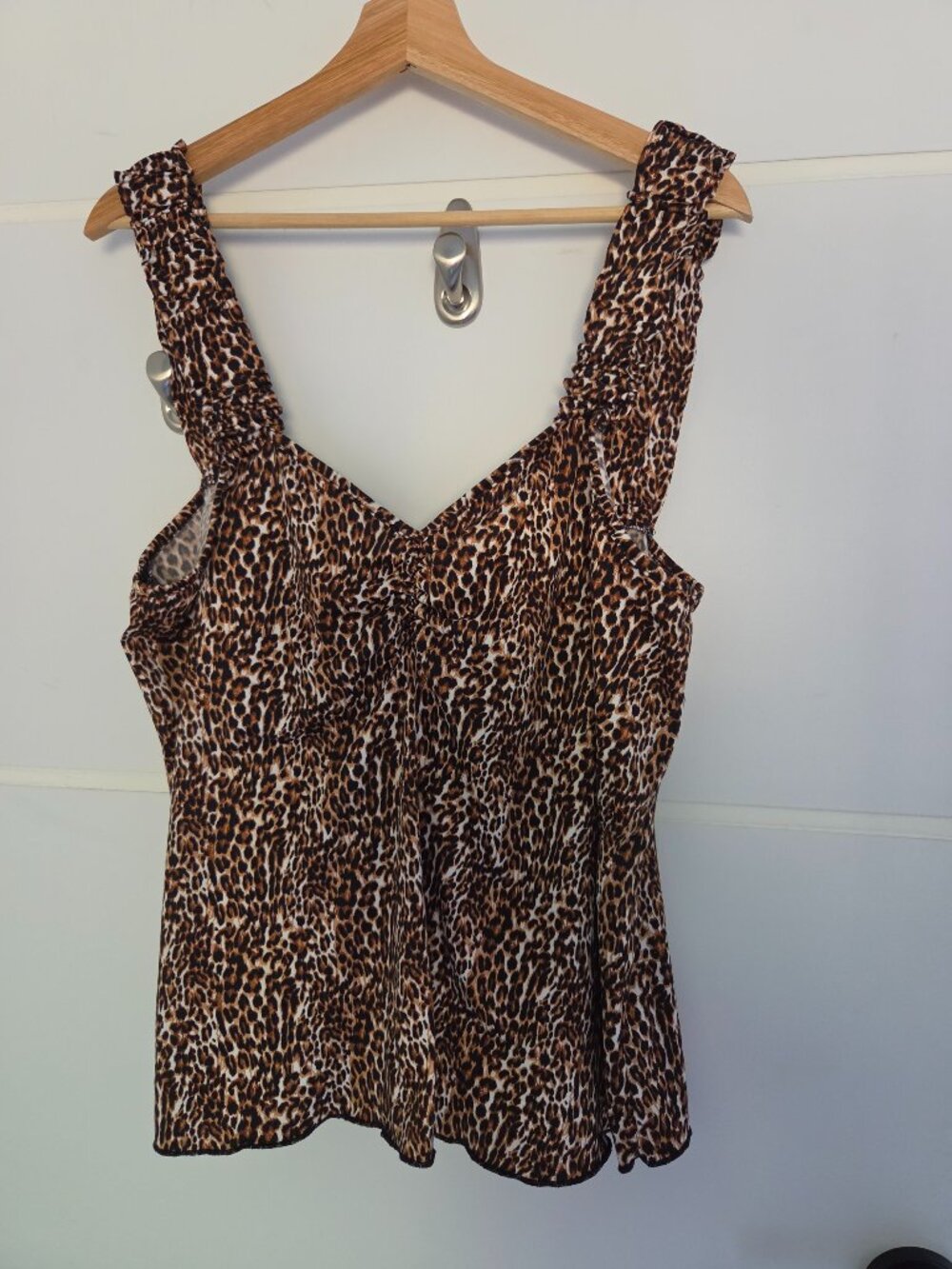 3/$15 ✨ Fashion Nova Leopard Print Ruched Strap Tank Top XL Stretch V Neck